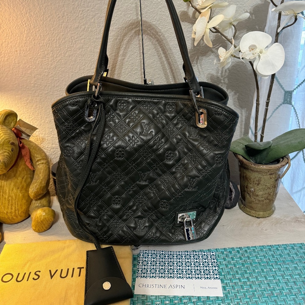 Louis Vuitton Antheia Lilia PM